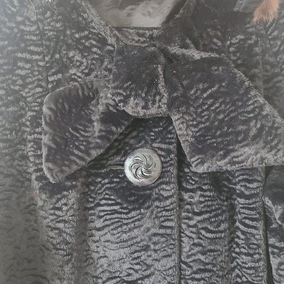 Vintage Black Coat with Fur Collar Granny Chic - Picture 3 of 12